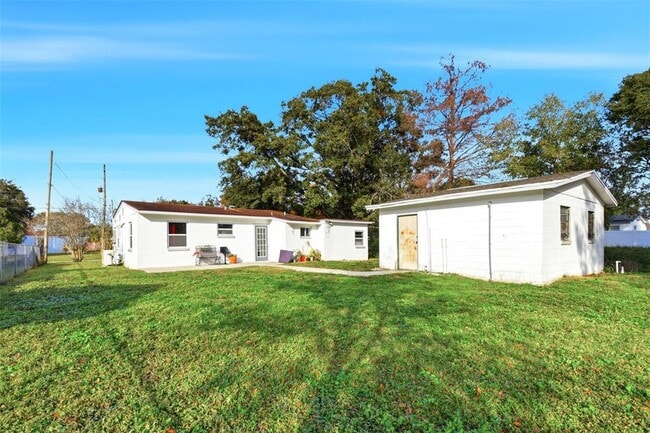 Building Photo - 3704 Wells St