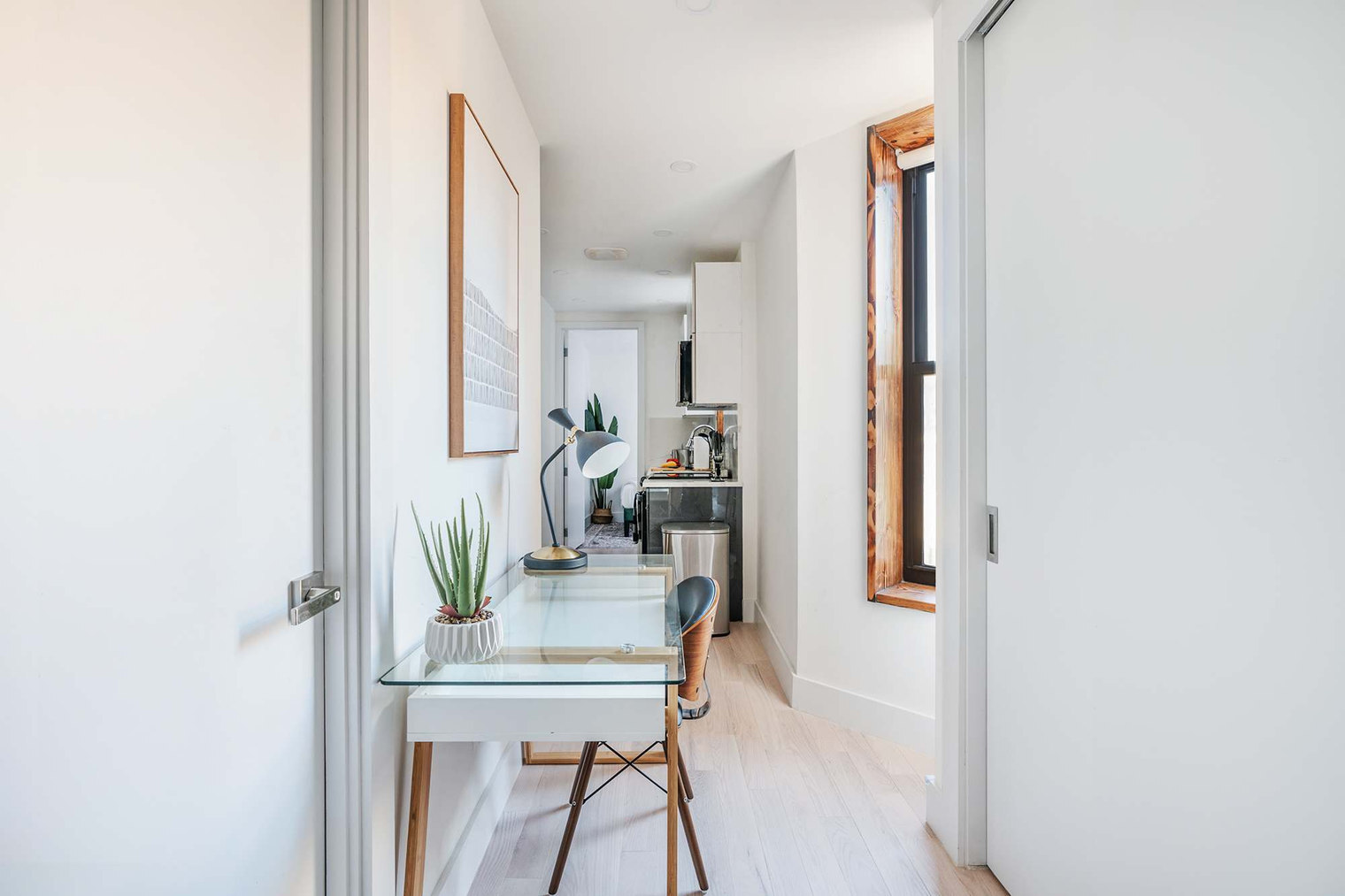Building Photo - 515 W 48th St