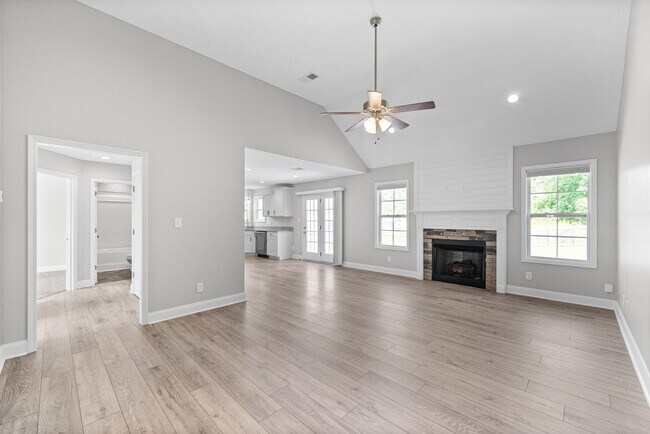 Building Photo - 169 Bonnell Dr