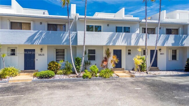 Building Photo - 3827 NE 166th St