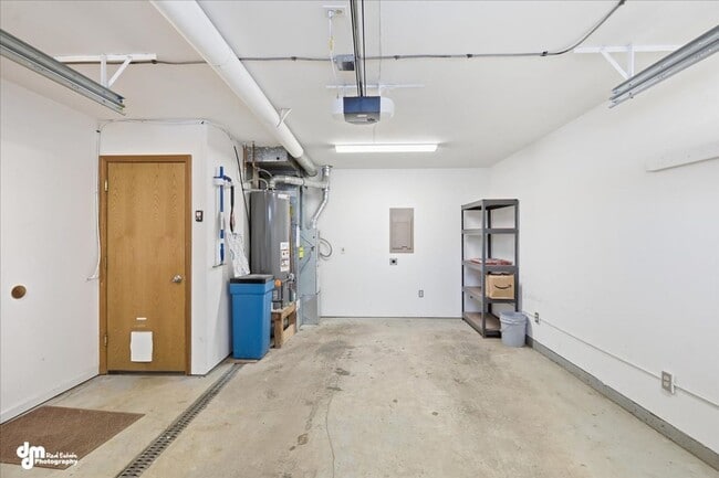 Building Photo - Recently Updated 2BR + Office / 1BA Home Near Seldon Road