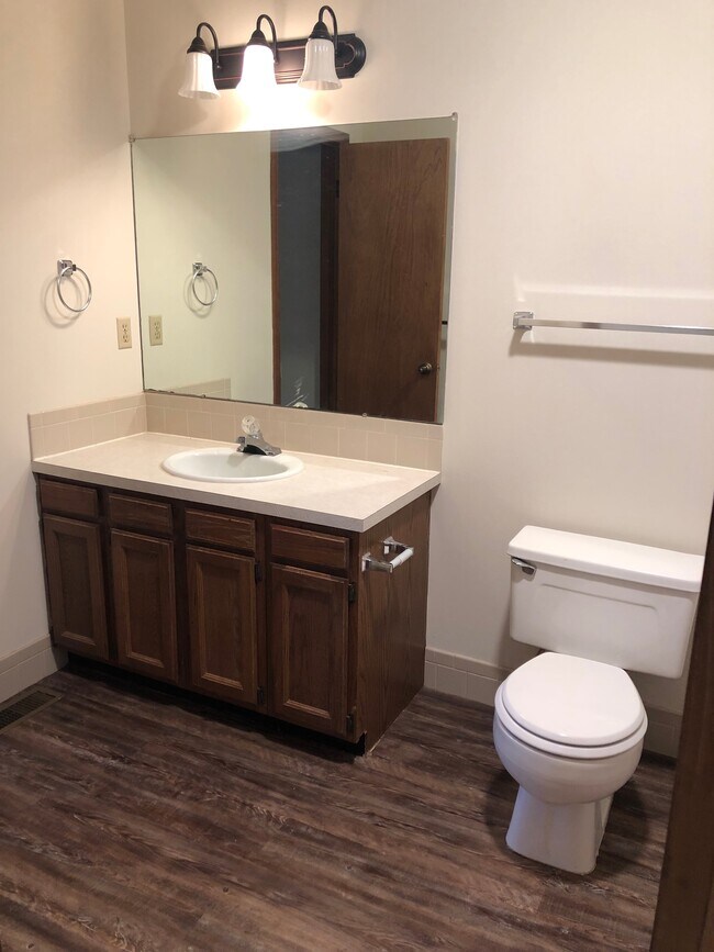 Full bathroom on 2nd floor - 8713 W Thurman St
