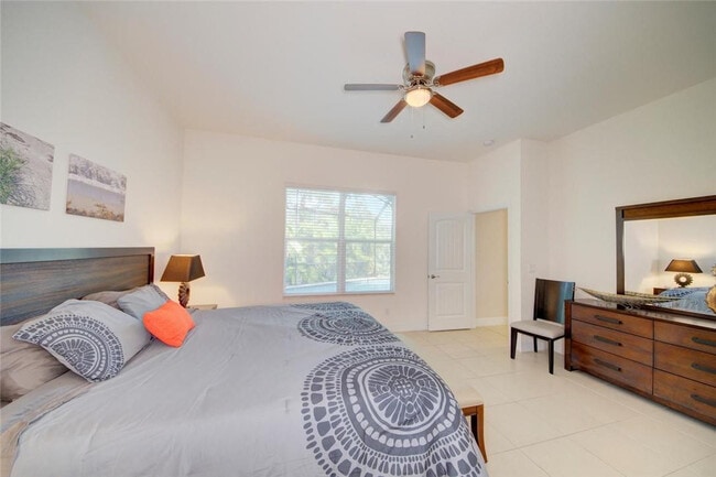 Building Photo - 495 NE Abaca Way