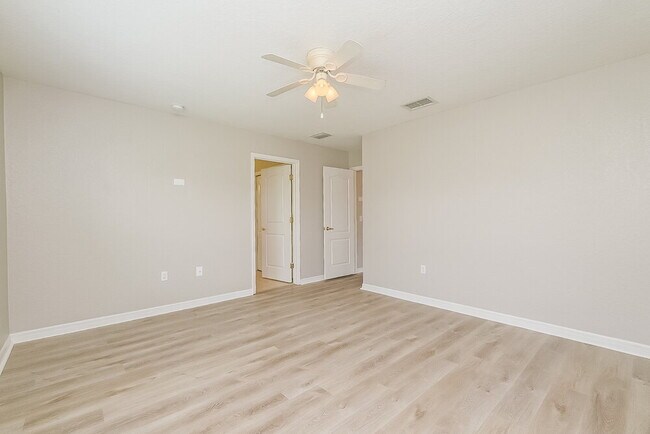 Building Photo - 7069 Chatum Light Run