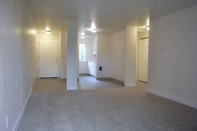 Building Photo - 20125 SW Tualatin Valley Hwy