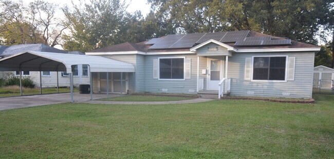 Primary Photo - 3217 13th St