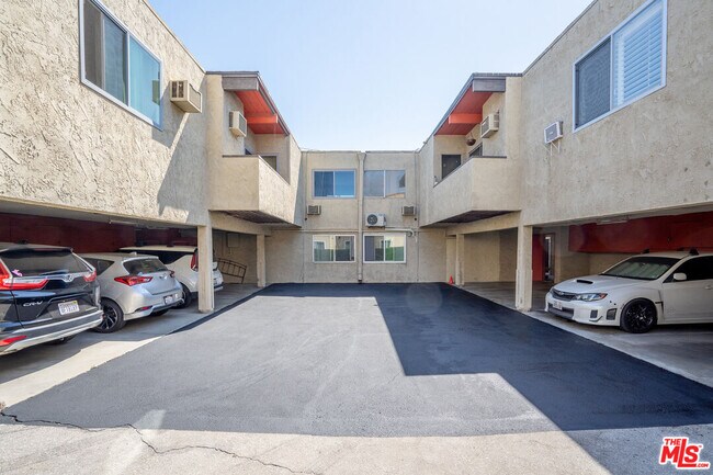 Building Photo - 12014 Kling St