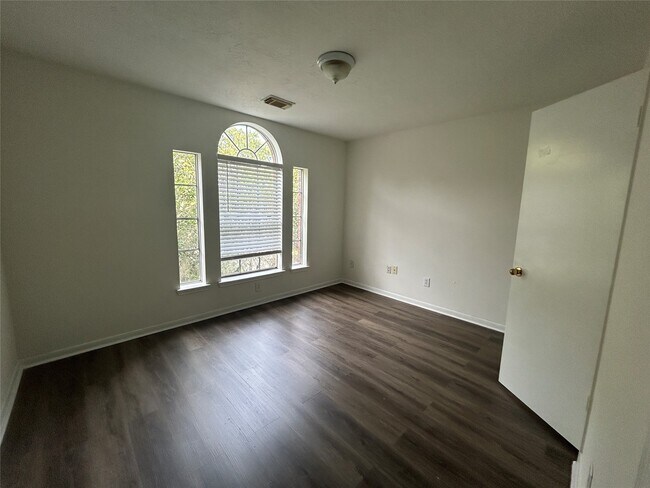 Building Photo - 24011 Goodfellow Dr