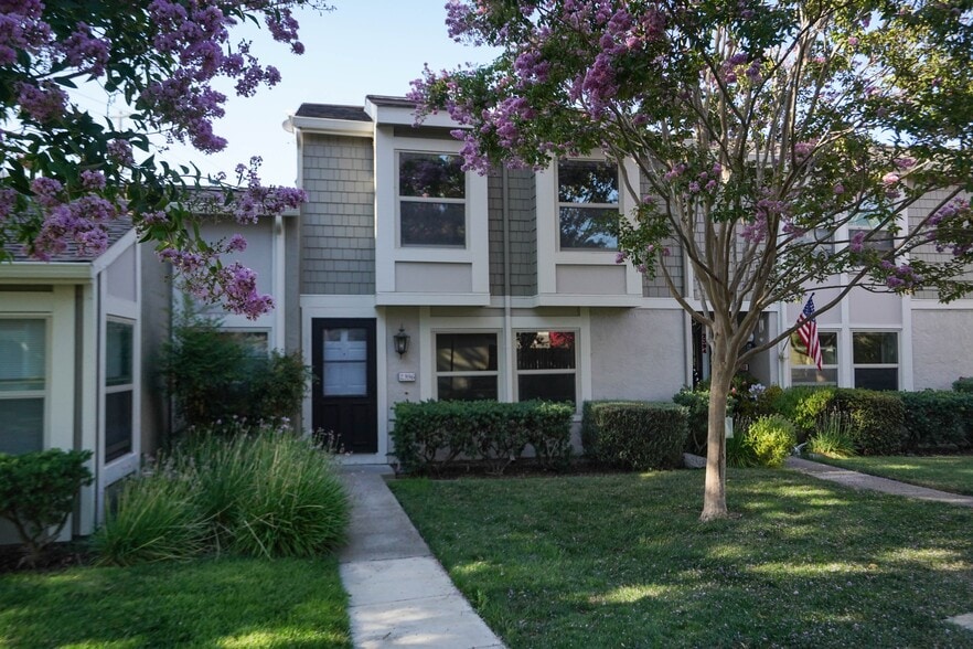 Building Photo - 2396 Shoreside Ct