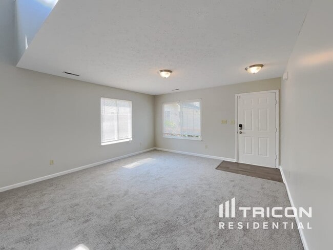 Building Photo - 2429 Grand Fir Dr