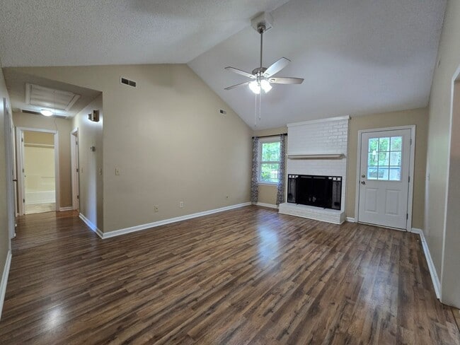 Building Photo - 1520 Crowndale Dr