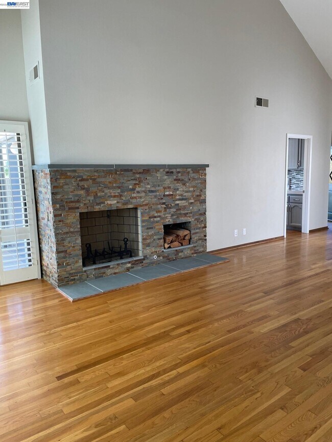 Building Photo - 701 Glen Eagle Ct