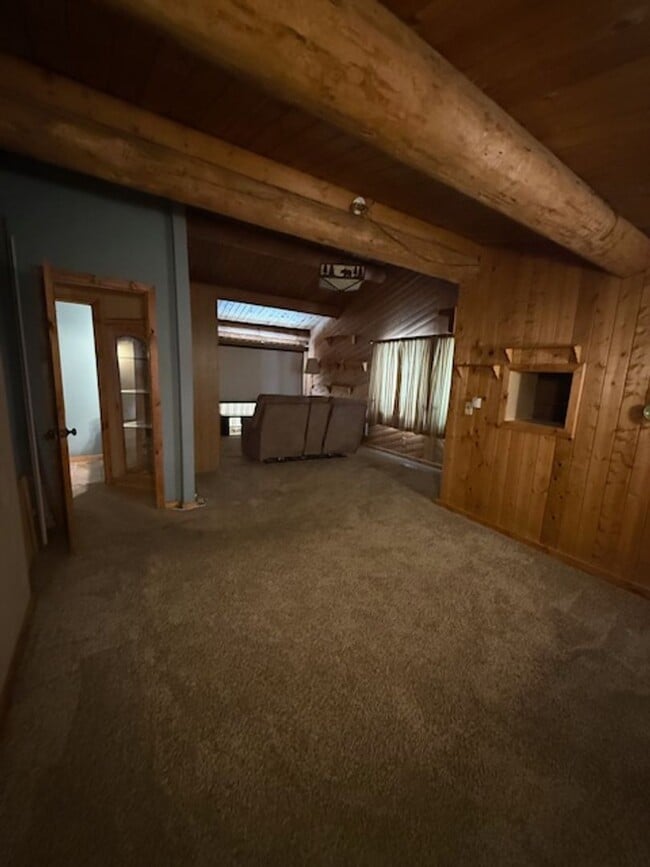 Building Photo - Spacious 3BD + Loft Log Home in June Lake | 2,200 SF | Rustic Charm & Privacy – $3,200/Month