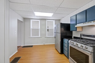 Building Photo - 218 Jackson Ave