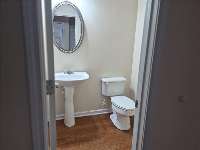 Building Photo - 5966 Haddon Pl SE