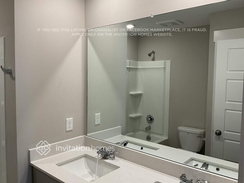 Building Photo - 1023 Baltusrol Ln