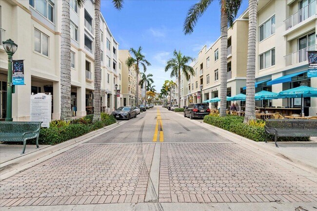 Building Photo - 1200 Town Center Dr