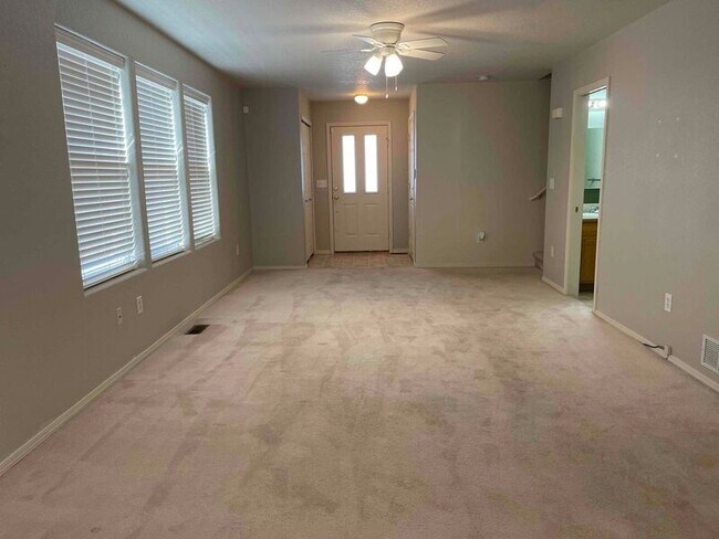 Building Photo - 451 Stardust Ct
