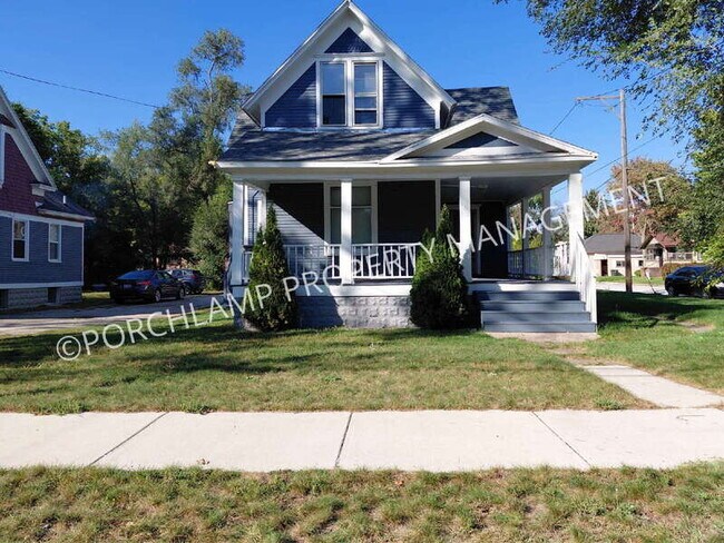 Primary Photo - 668 Amity Ave