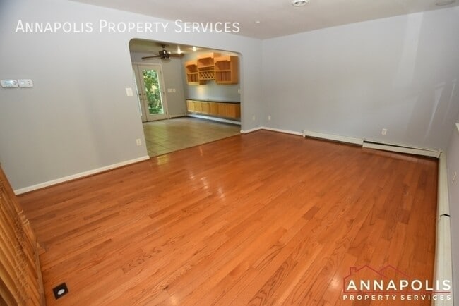Building Photo - 127 Riverview Ave