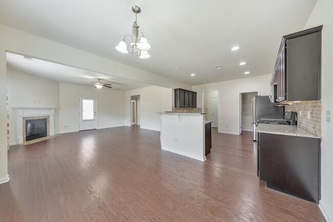 Building Photo - 4990 Brierstone Dr