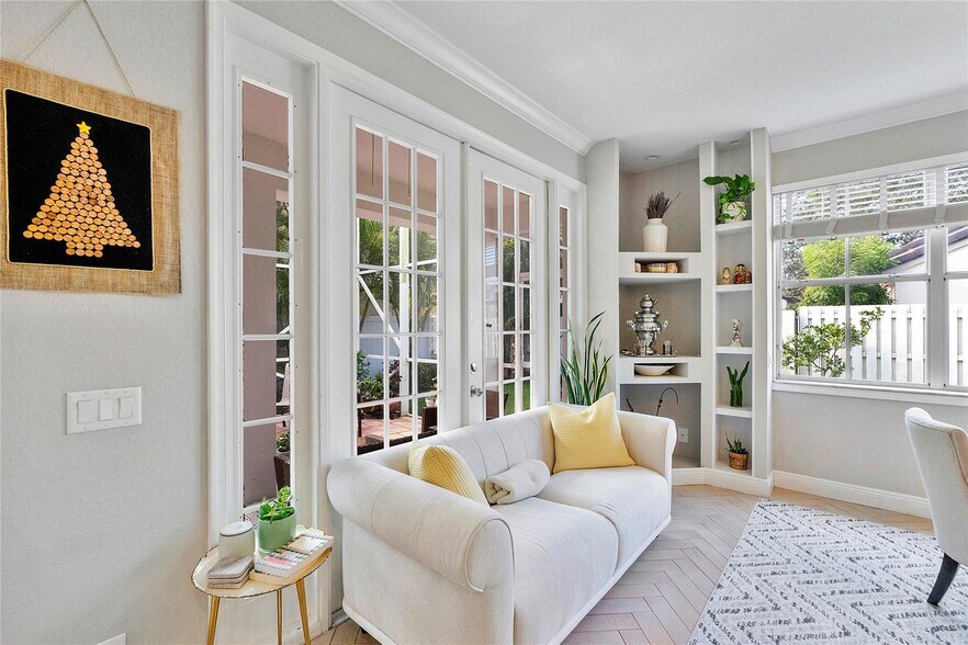 Building Photo - 604 Stanton Dr