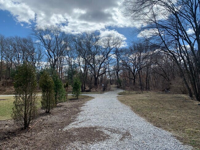 Building Photo - 145 Emerson Gardens Rd