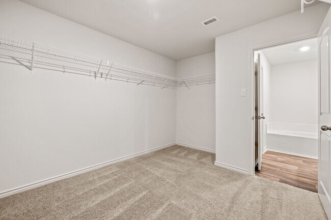 Building Photo - Spacious 4BR Home with HUGE Private Backyard in Homestead Estates – Minutes from Austin