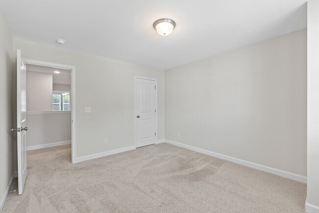 Building Photo - 35 Village Edge Dr