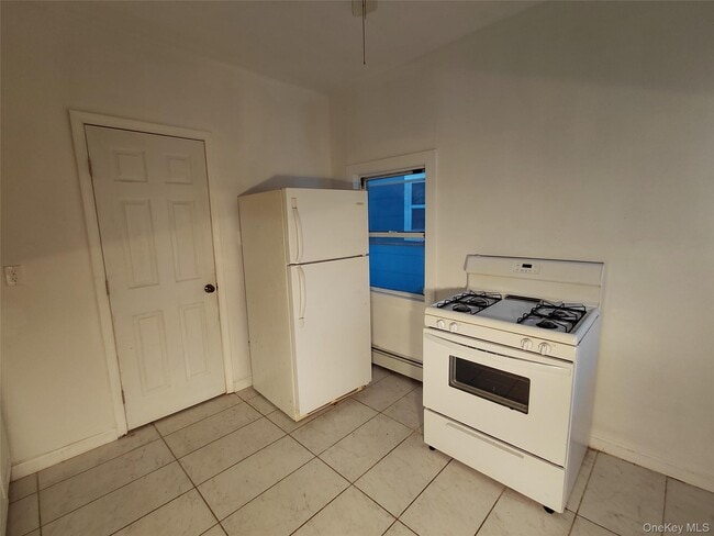 Building Photo - 101 Elmendorf St