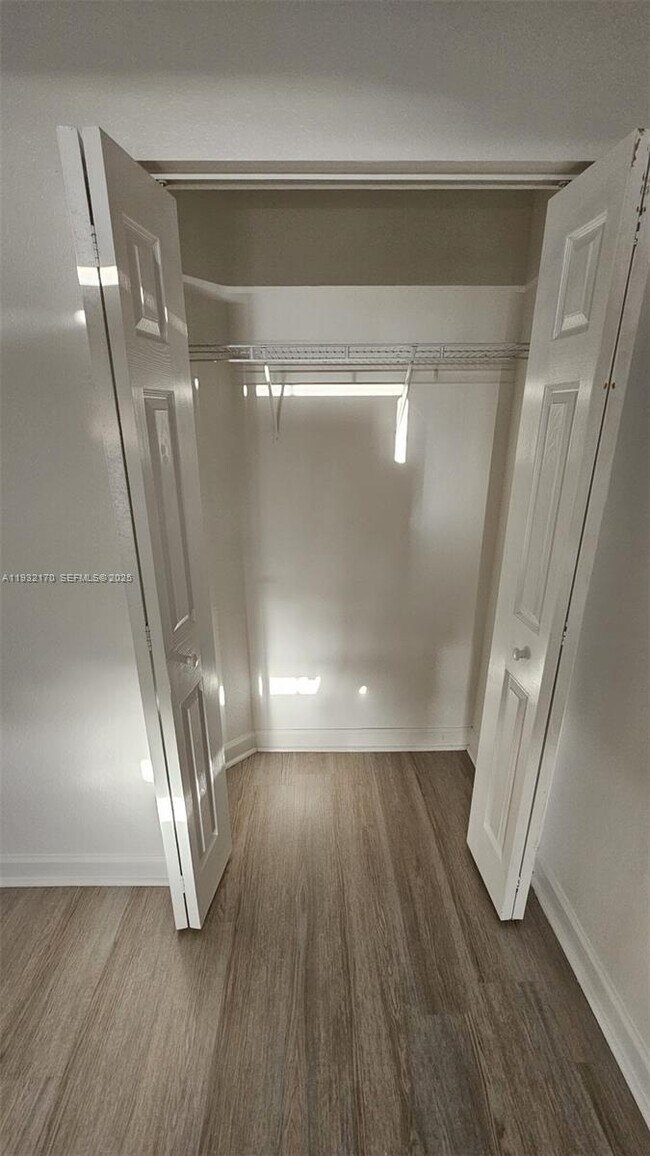 Building Photo - 8785 NW 116th Ct