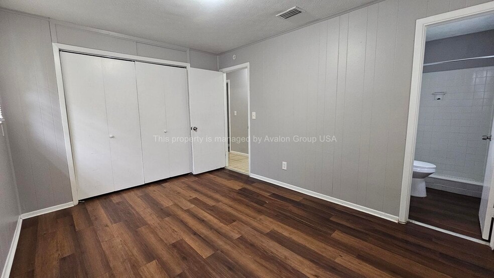 Building Photo - 9504 Evesham Rd