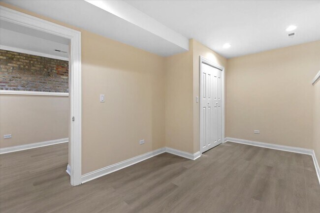 Building Photo - 1635 N Ashland Ave