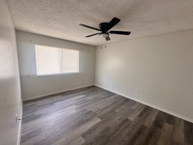 Building Photo - 1013 Spring Meadow Dr