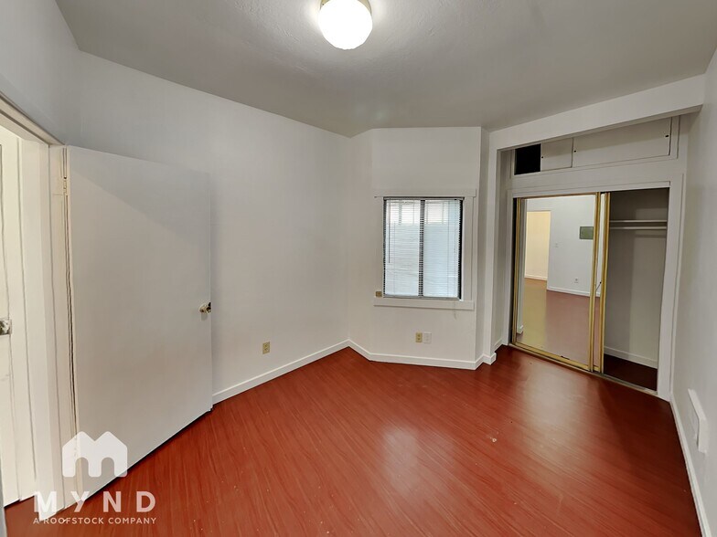 Building Photo - 518 Bryant St
