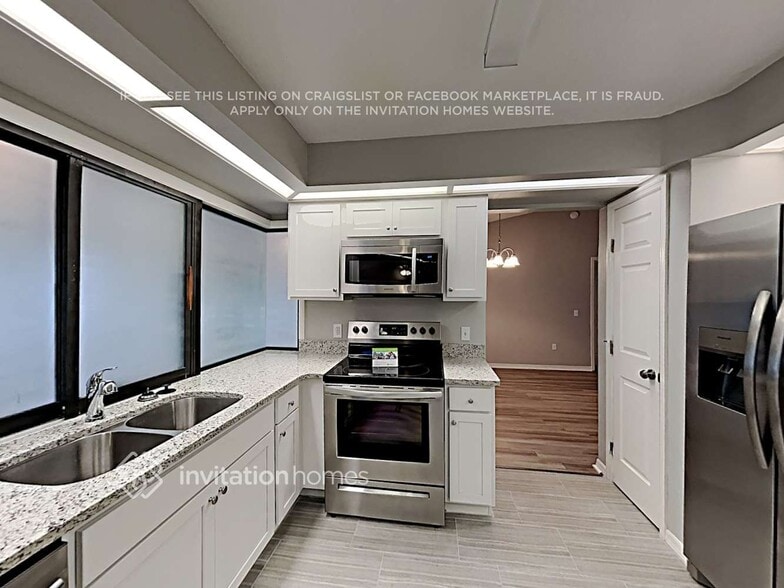 Building Photo - 5517 Highlands Vue Ln