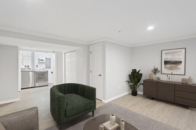 Building Photo - 207 Langdon Farm Cir