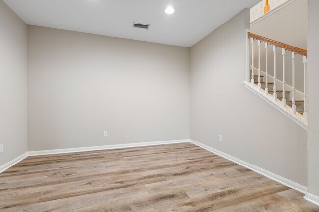 Building Photo - 151 E Greenhill Terrace Pl