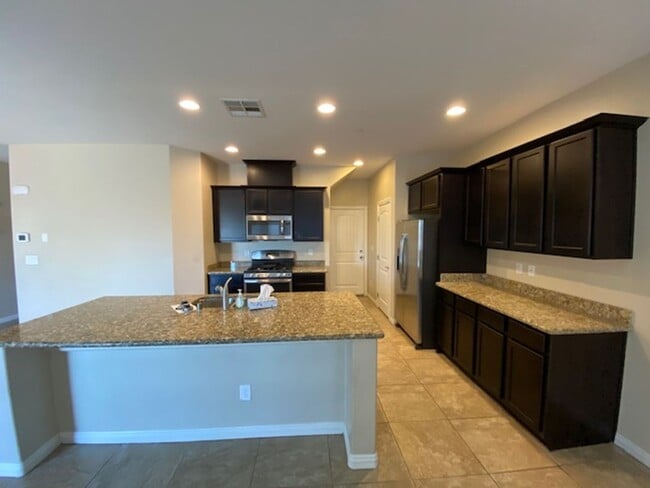 Building Photo - Henderson 3 Bedroom Single Family Home!