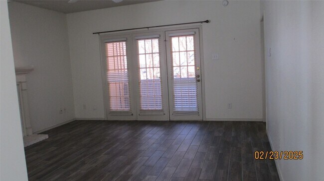 Building Photo - 12660 Hillcrest Rd