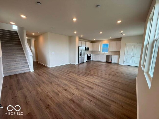 Building Photo - 3802 Sterling Dr