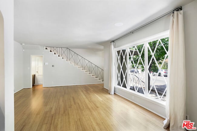 Building Photo - 2326 Canyon Dr