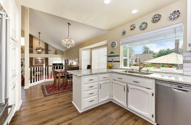 Building Photo - Beautiful Antelope Home with Private Pool | Available July 1st | $3,350/mo
