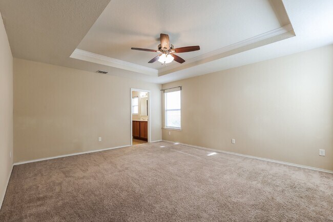 Building Photo - 24262 Invitation Oak