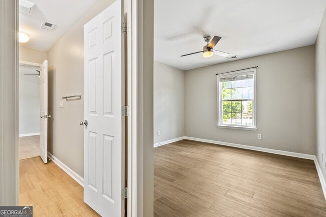 Building Photo - 606 Lofty Ln