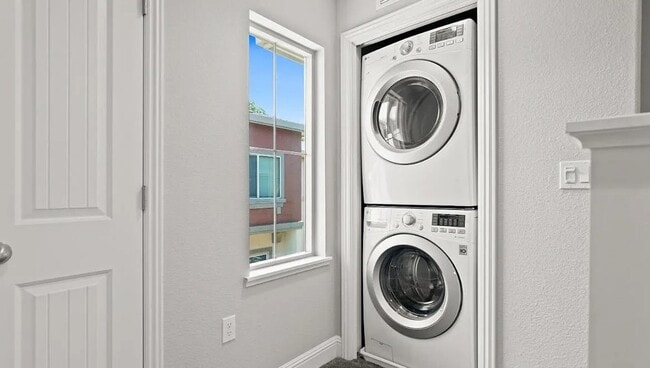 Building Photo - Spacious 5-Bedroom Home with Room to Live, Work & Relax