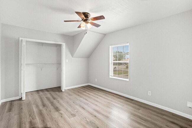 Building Photo - 1336 W Ridgewood Ct