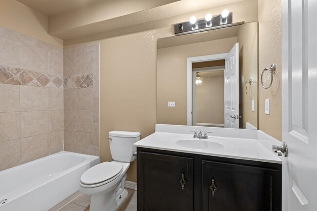 Building Photo - Updated Duplex in a perfect location!