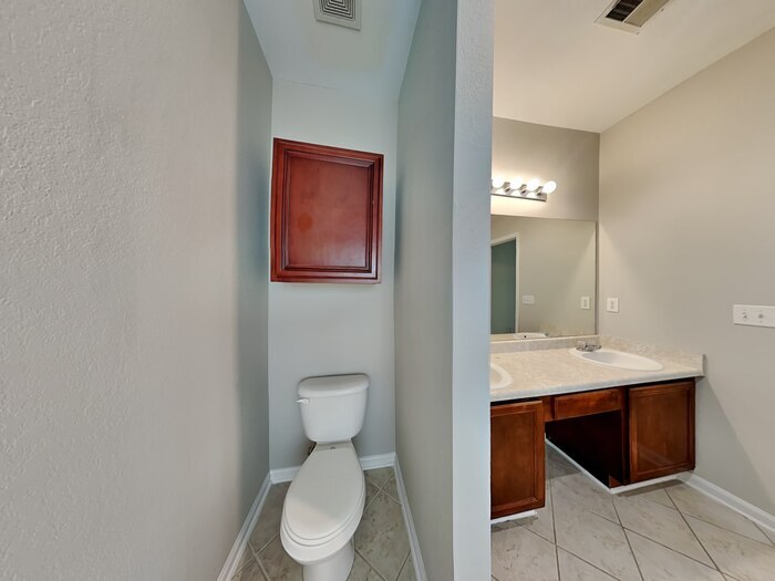 Building Photo - 285 Jerome Ct