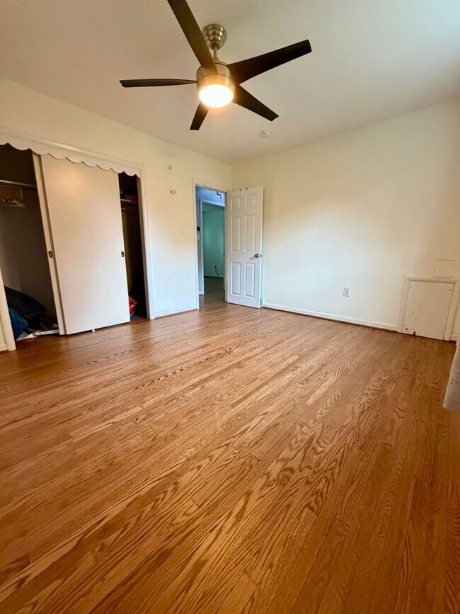 Building Photo - 300 Winding Way